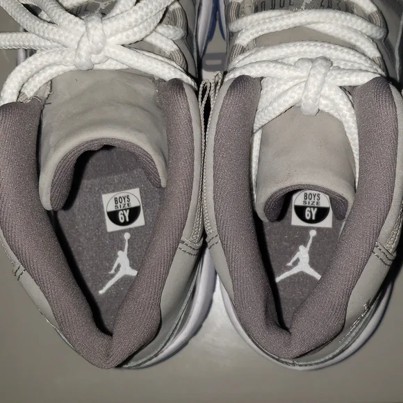 AIR JORDAN 11 RETRO (GS) 'Cool Grey' 2021 - Picture 9 of 16